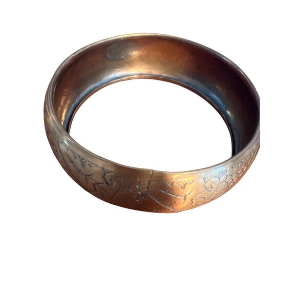 Vintage Brass Embossed Grape Vine Artisan Bangle Bracelet 1" Wide Estate 8" - Picture 4 of 5